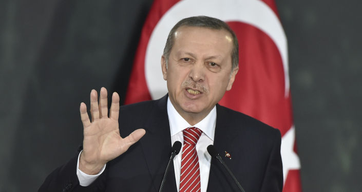 Serve porre fine alle relazioni segrete tra Turchia e il Daesh